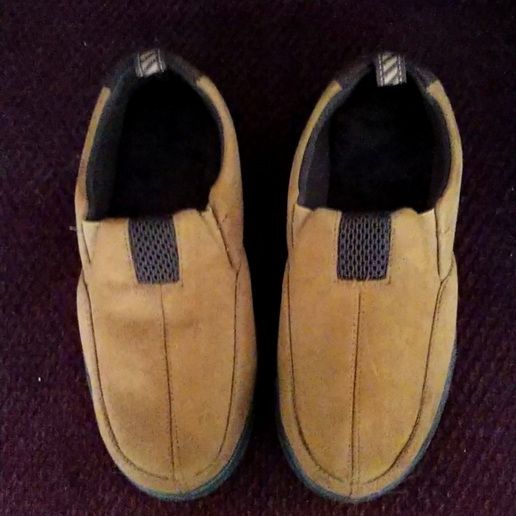 Dearfoams Men's Size 7-8 Slippers - Picture 3 of 8